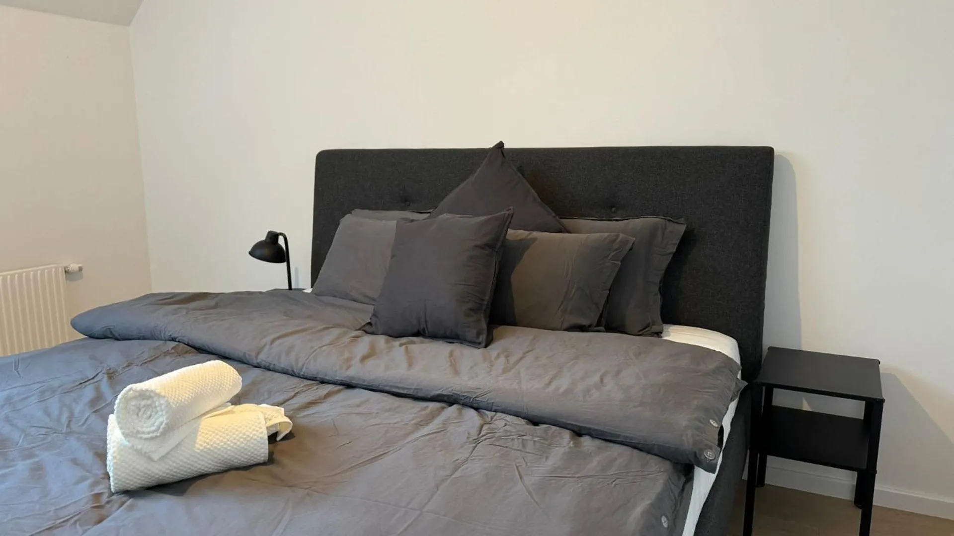Train Station, Kahlenberg, Historic, Danube - Axara Housing Fhg 16 Apartment Viena